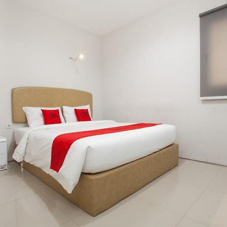 Reddoorz Near Pasar Turi Station Hotel Kapasari Luaran gambar