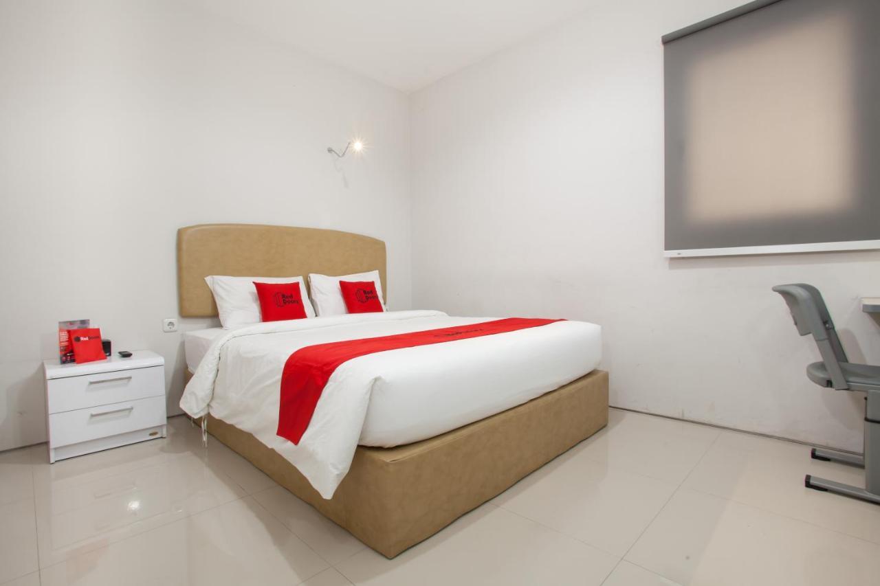 Reddoorz Near Pasar Turi Station Hotel Kapasari Luaran gambar