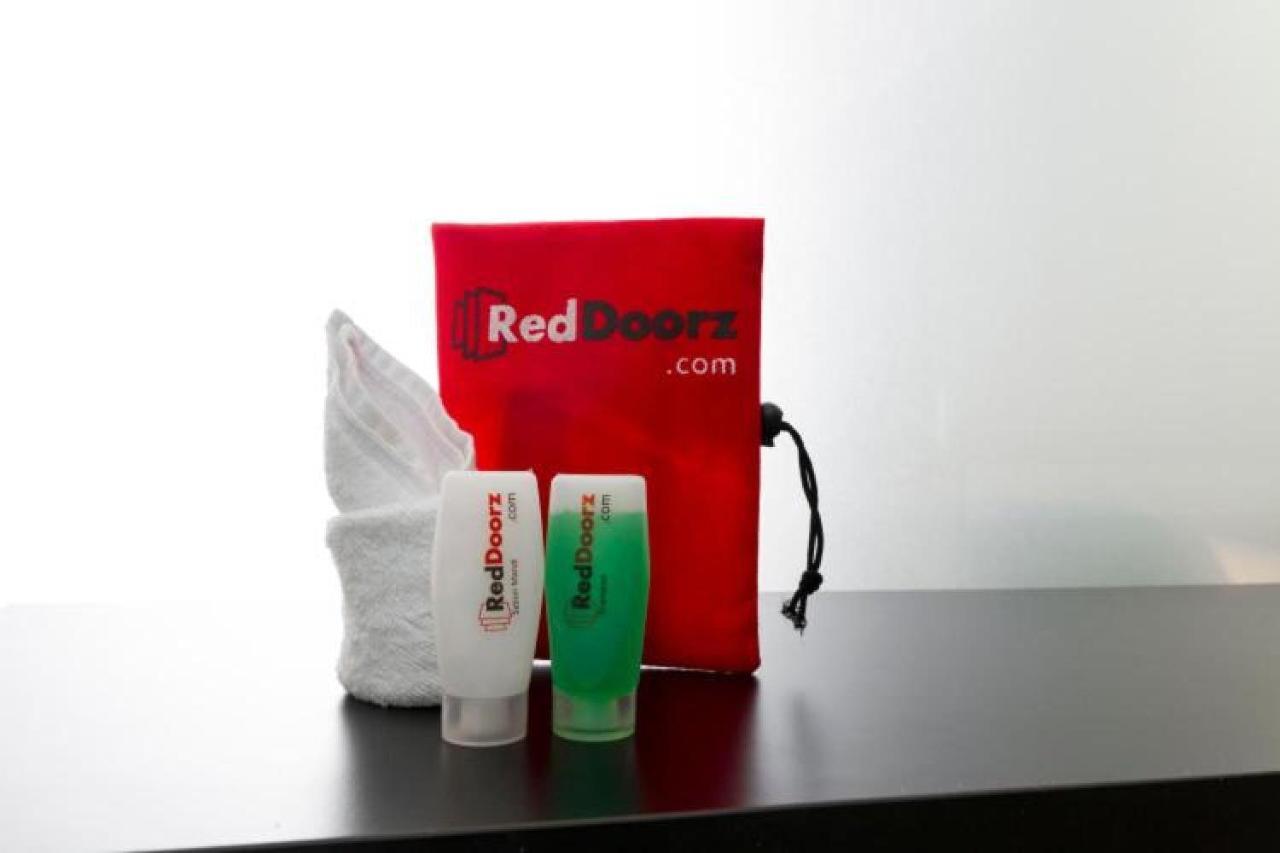 Reddoorz Near Pasar Turi Station Hotel Kapasari Luaran gambar